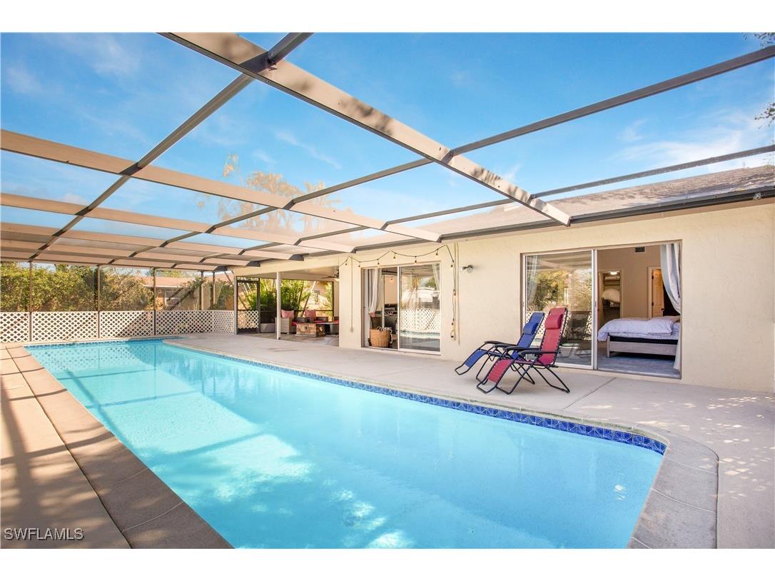 1039 Cardinal Street Naples FL 34104 224084861 image1