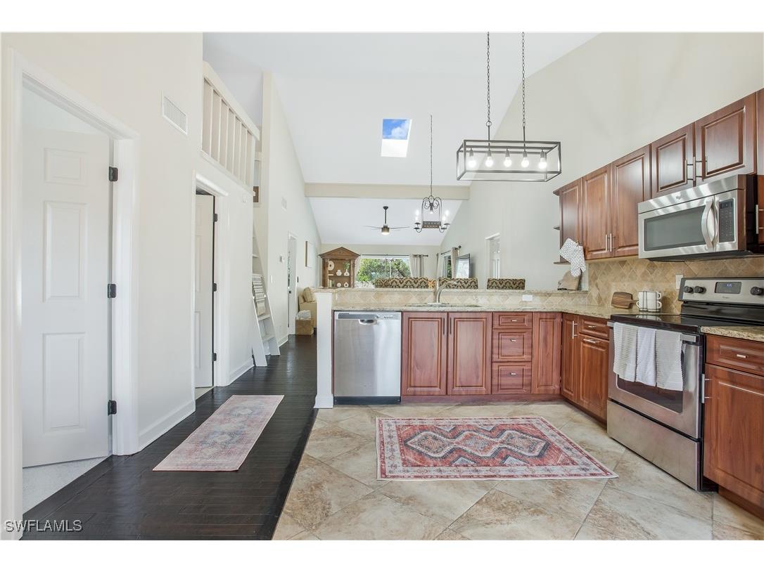 1039 Cardinal Street Naples FL 34104 224084861 image14