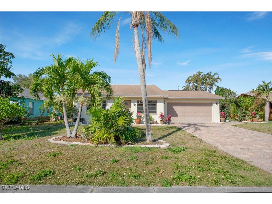 1039 Cardinal Street Naples FL 34104 224084861 image28