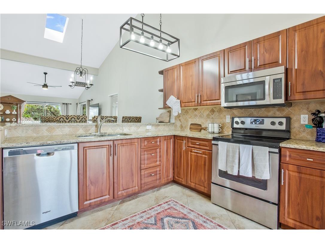 1039 Cardinal Street Naples FL 34104 224084861 image9