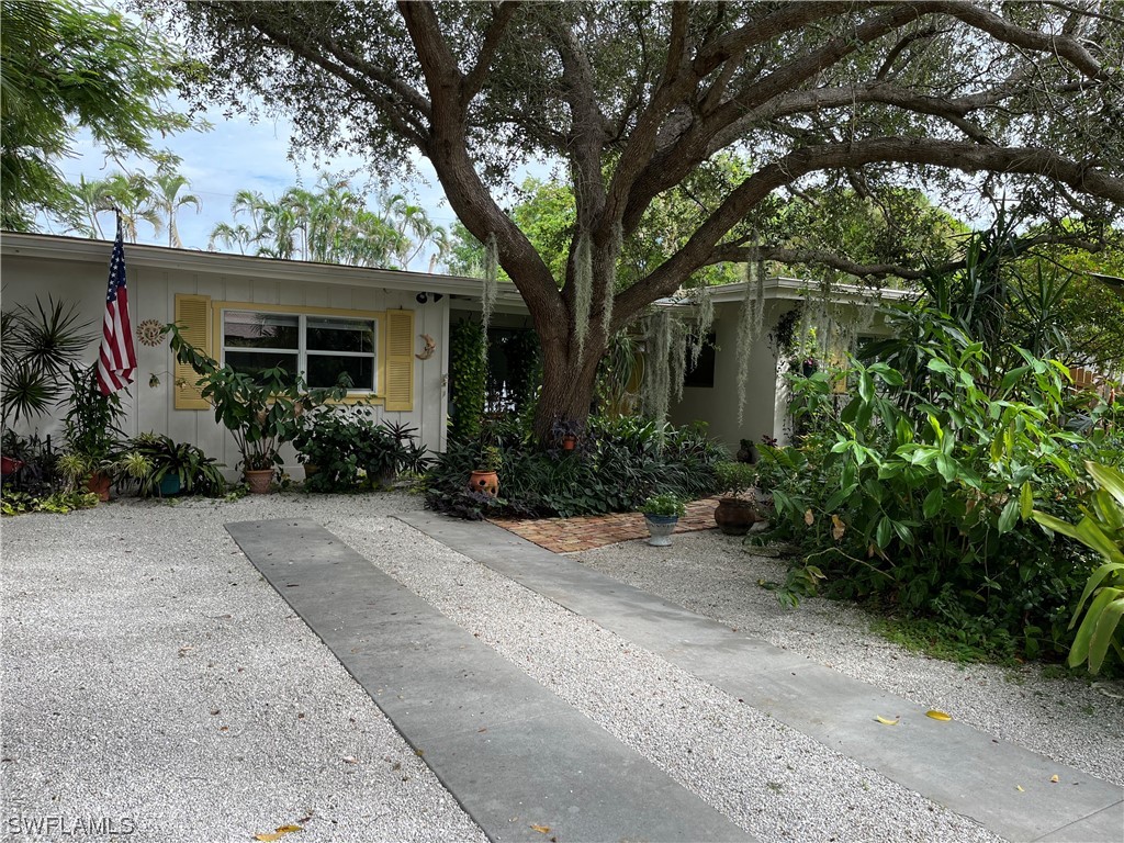 1039 Wisconsin Drive Naples FL 34103 223078222 image1
