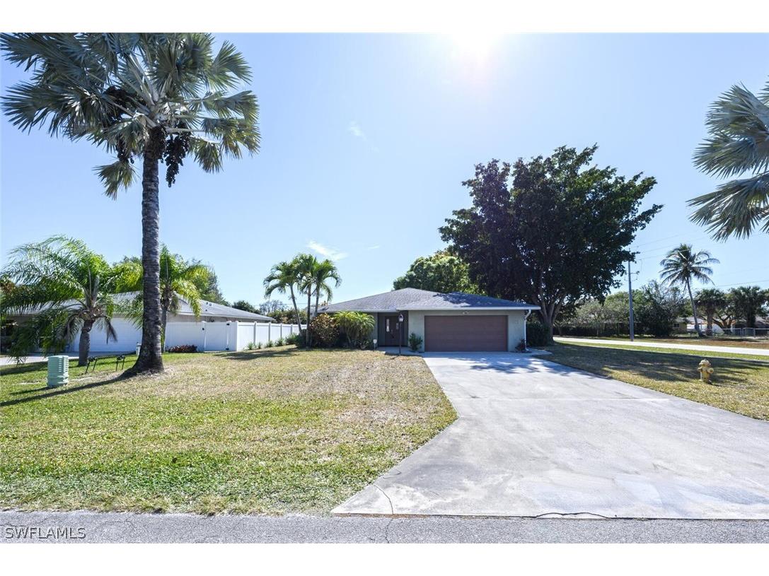 104 Johnnycake Drive Naples FL 34110 226007253 image1