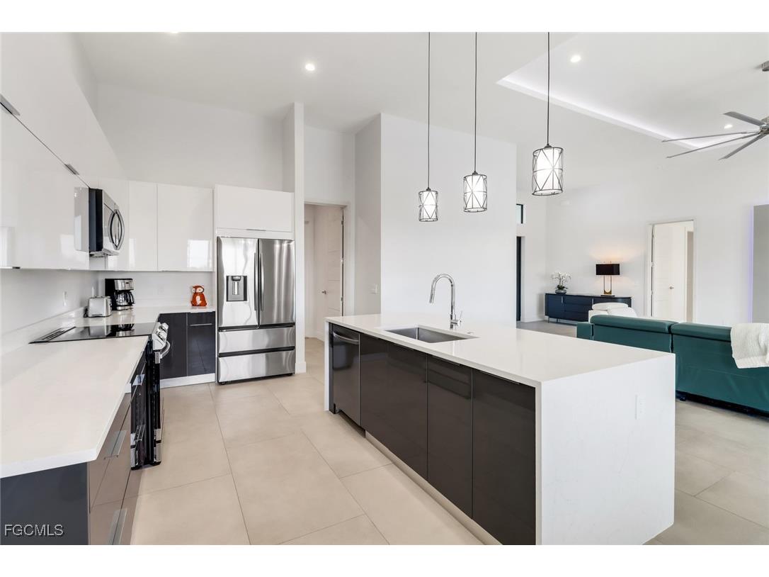 104 NE 6th Street Cape Coral FL 33909 2025000619 image15