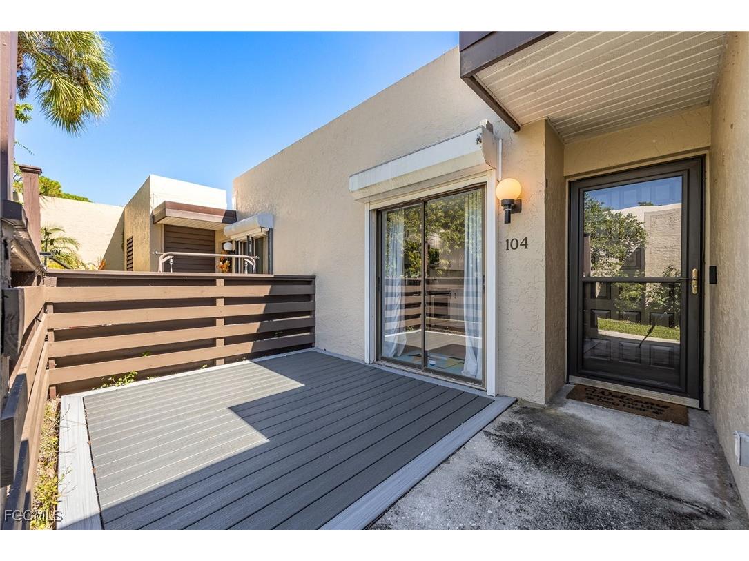 104 Pinebrook Drive Fort Myers FL 33907 2025015611 image1