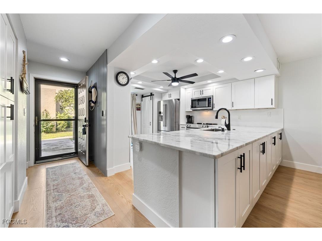 104 Pinebrook Drive Fort Myers FL 33907 2025015611 image2