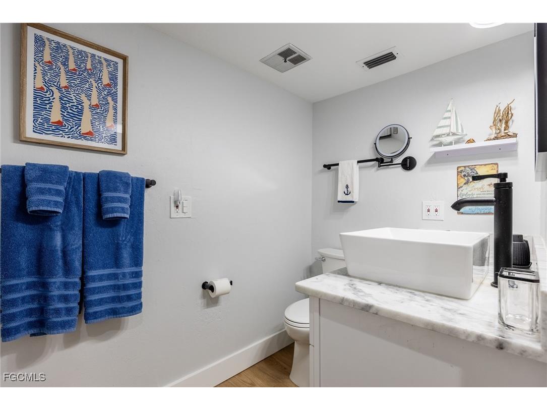 104 Pinebrook Drive Fort Myers FL 33907 2025015611 image23