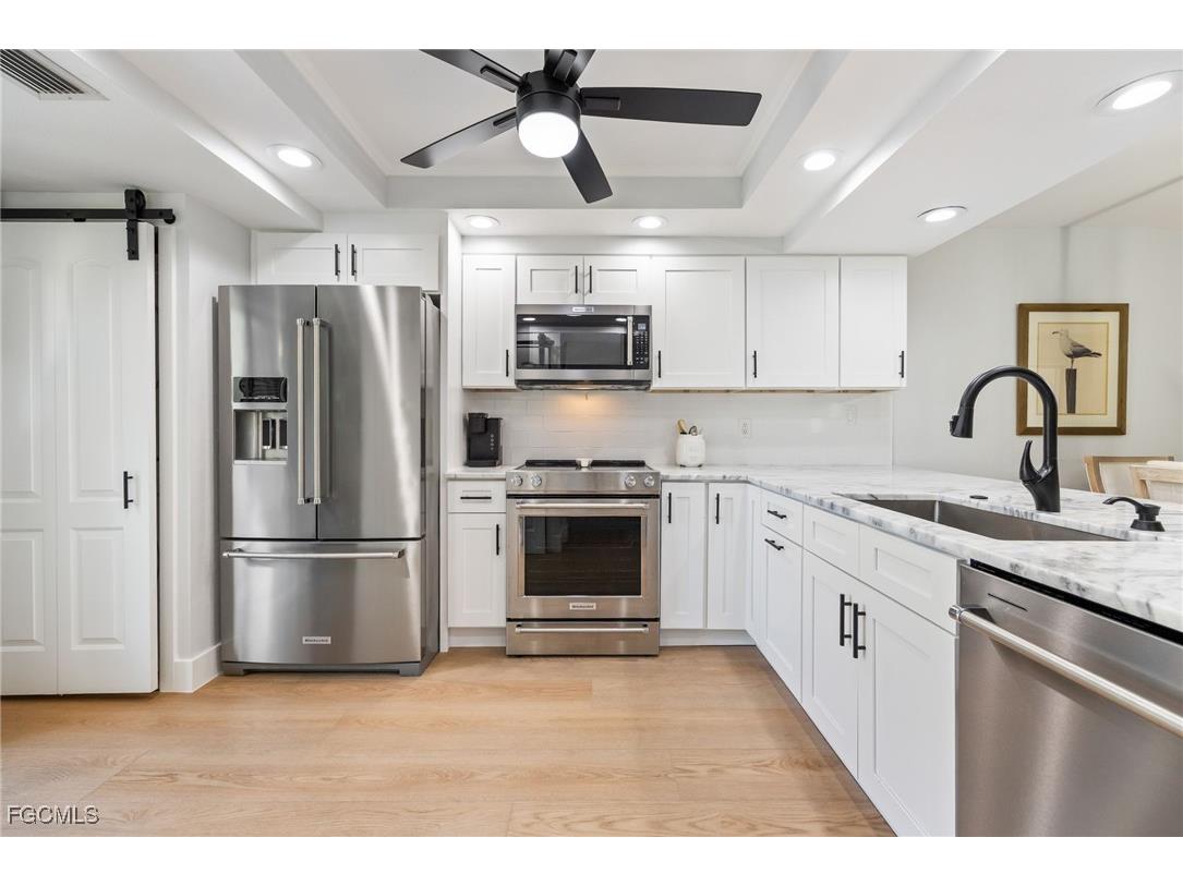 104 Pinebrook Drive Fort Myers FL 33907 2025015611 image3