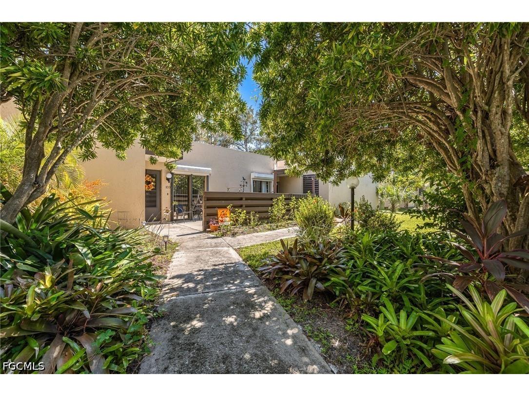 104 Pinebrook Drive Fort Myers FL 33907 2026018855 image1