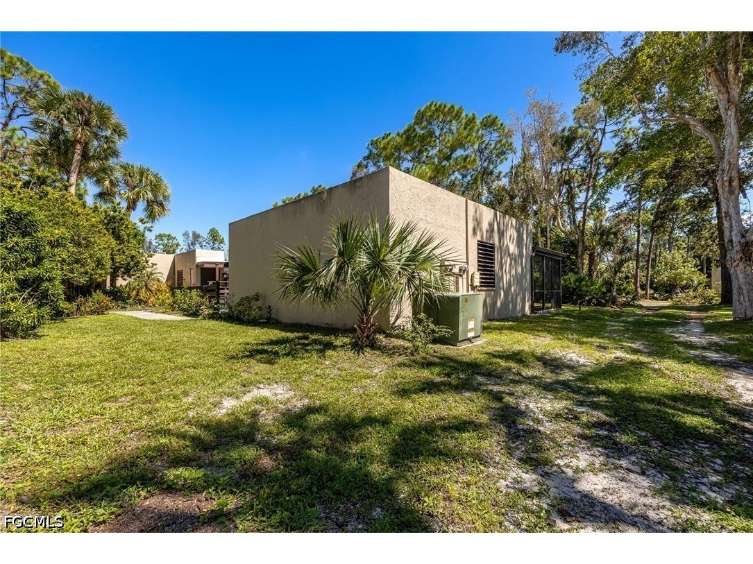 104 Pinebrook Drive Fort Myers FL 33907 2026018855 image2
