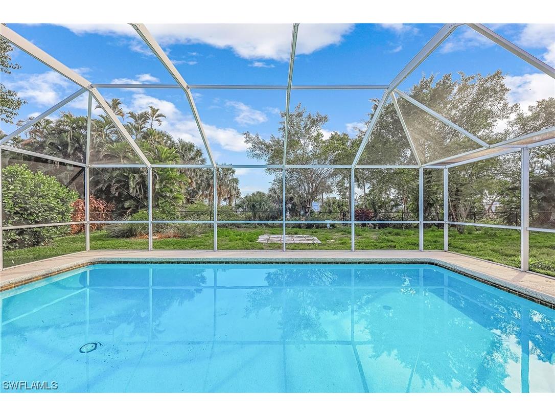 1040 Deep Lagoon Lane Fort Myers FL 33919 224019486 image1