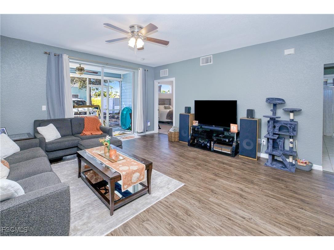 1040 Hancock Creek South Boulevard #101 Cape Coral FL 33909 2025017424 image1