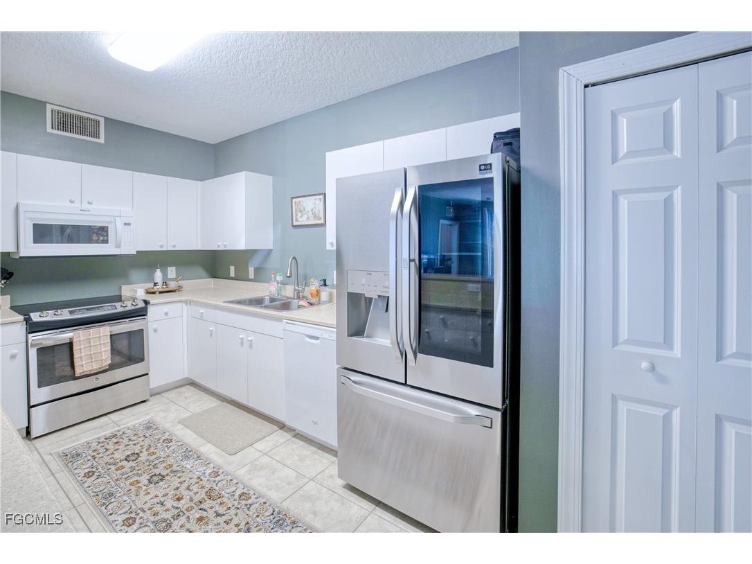 1040 Hancock Creek South Boulevard #101 Cape Coral FL 33909 2025017424 image3