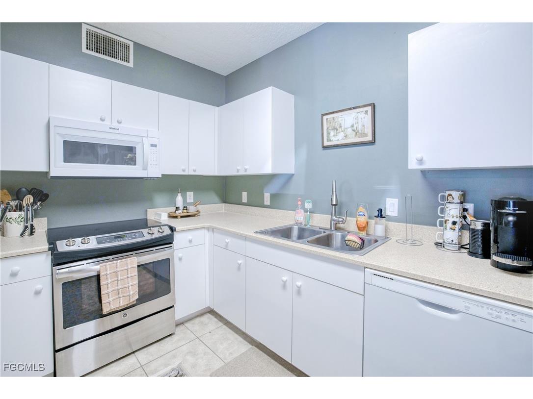 1040 Hancock Creek South Boulevard #101 Cape Coral FL 33909 2025017424 image6