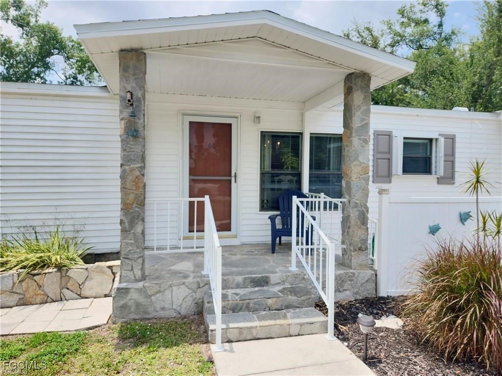 10401 Circle Pine Road North Fort Myers FL 33903 2025005638 image3