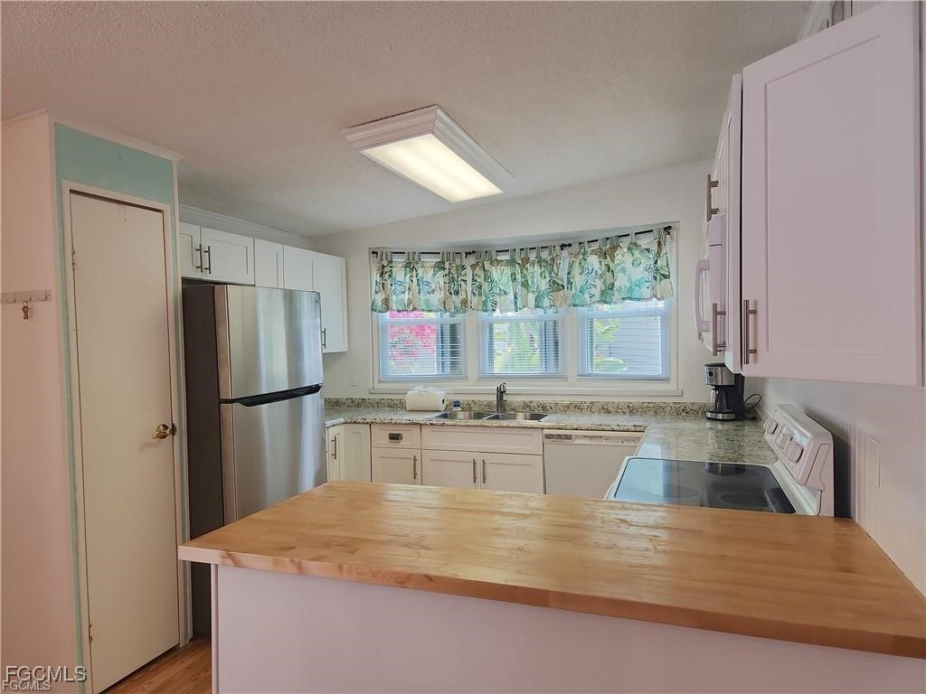 10401 Circle Pine Road North Fort Myers FL 33903 2025005638 image6