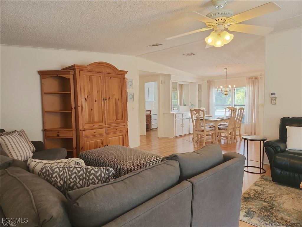 10401 Circle Pine Road North Fort Myers FL 33903 2025005638 image8