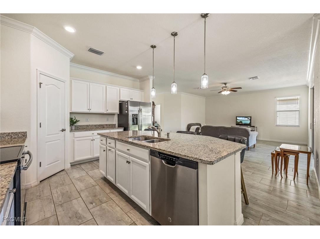 10410 Prato Drive Fort Myers FL 33913 2025024423 image13