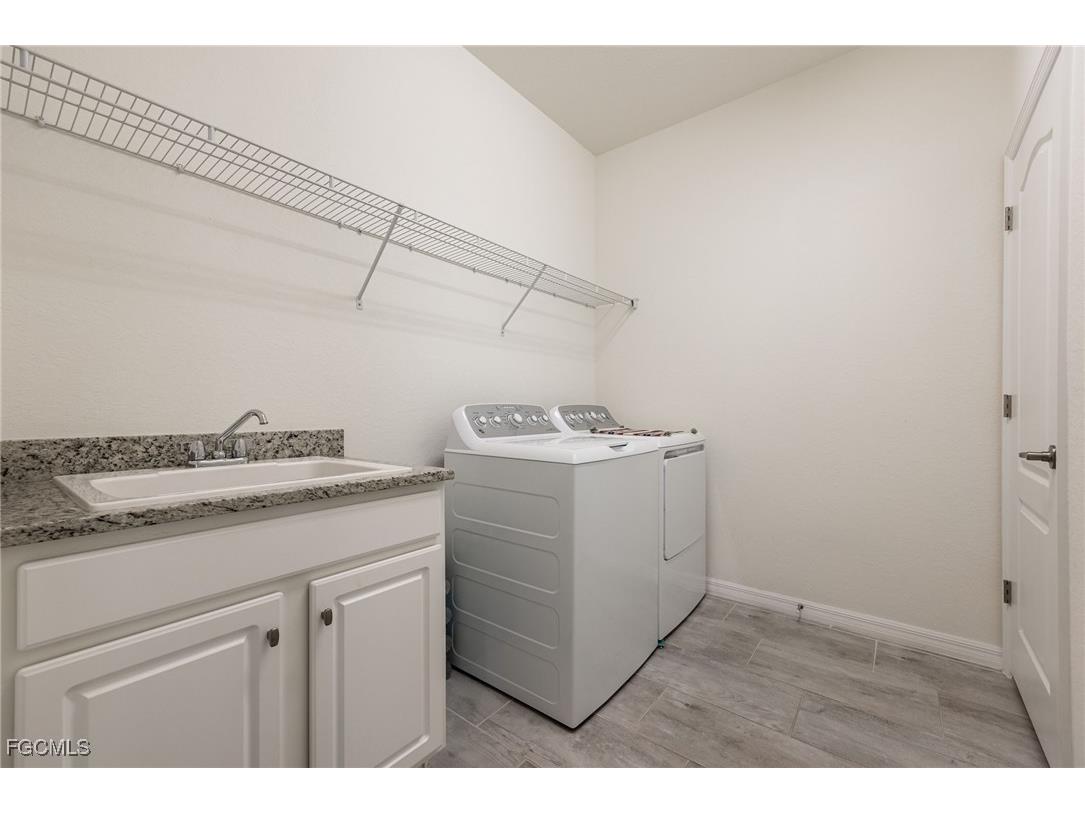 10410 Prato Drive Fort Myers FL 33913 2025024423 image23