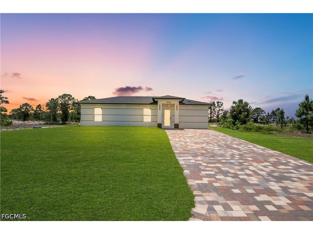 1042 Darlington Street Lehigh Acres FL 33974 2026018332 image1