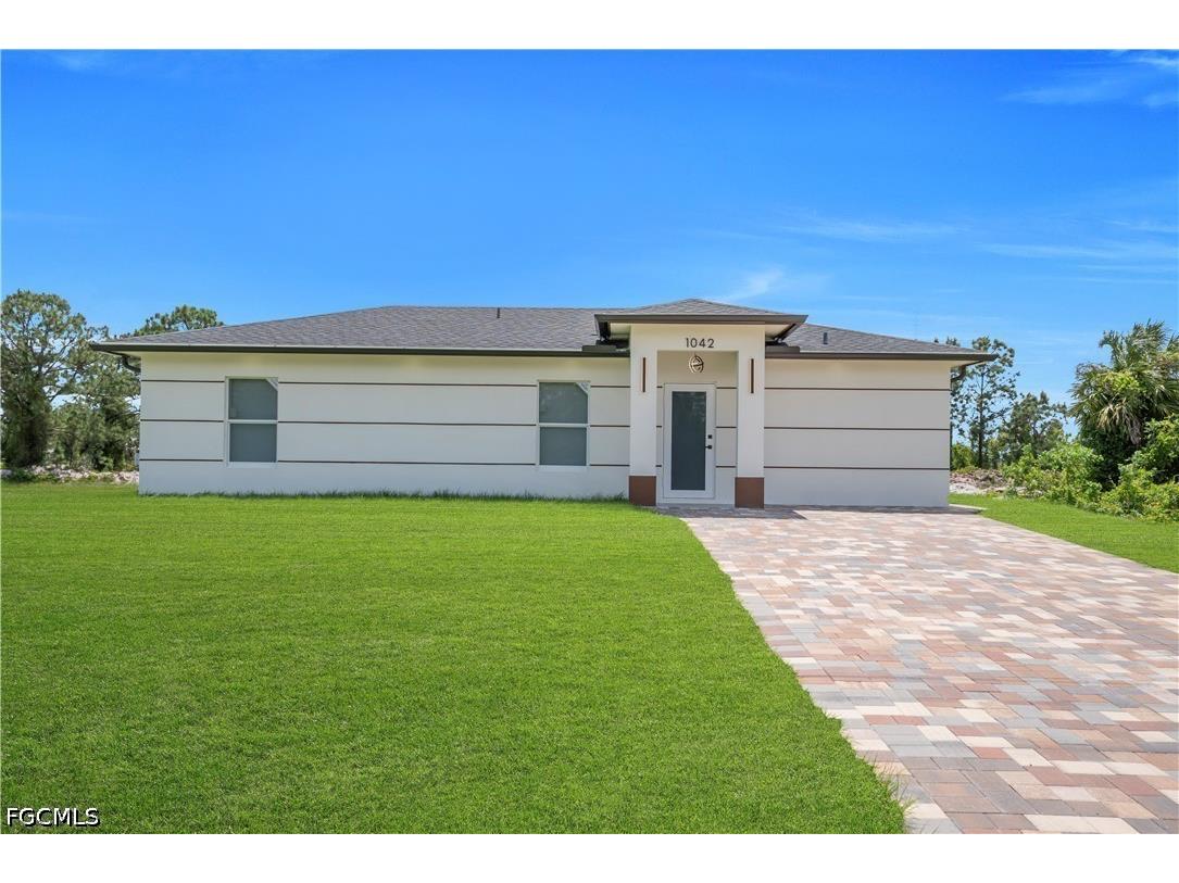 1042 Darlington Street Lehigh Acres FL 33974 2026018332 image2