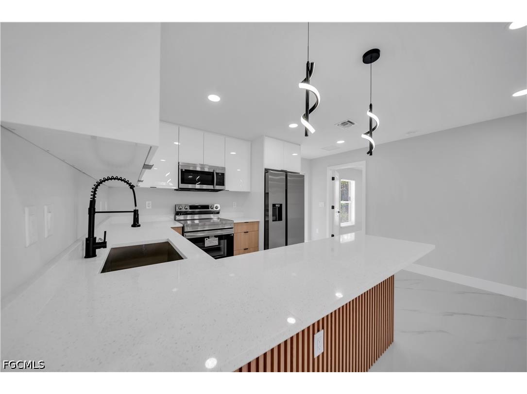 1042 Darlington Street Lehigh Acres FL 33974 2026018332 image6