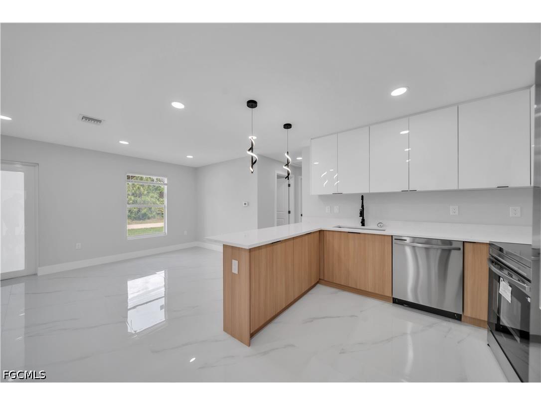 1042 Darlington Street Lehigh Acres FL 33974 2026018332 image8