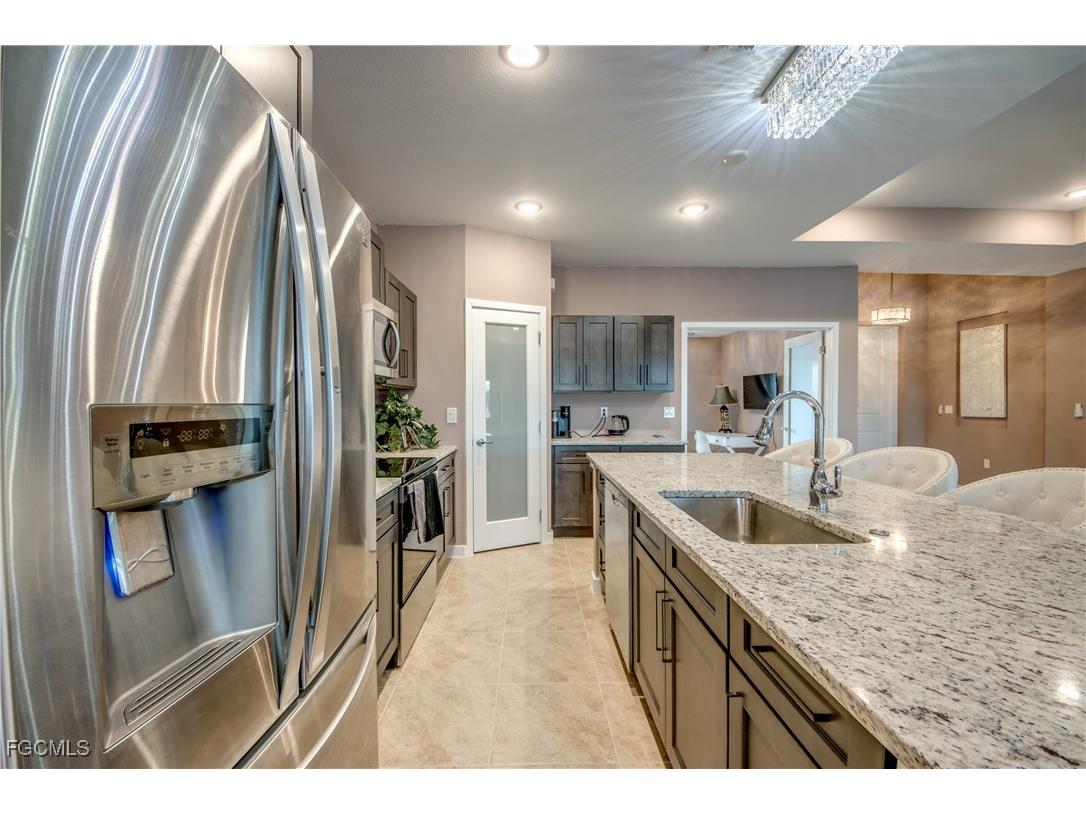 1042 NW 32nd Place Cape Coral FL 33993 2025004170 image10