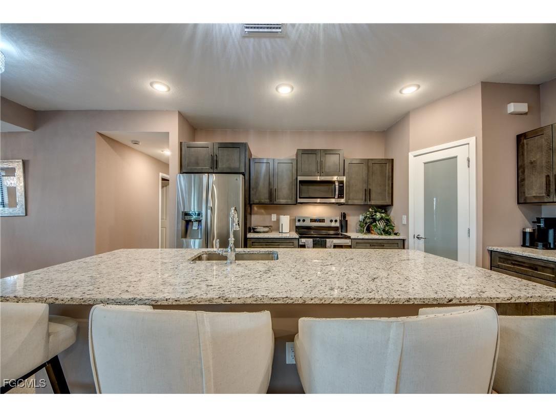 1042 NW 32nd Place Cape Coral FL 33993 2025004170 image11