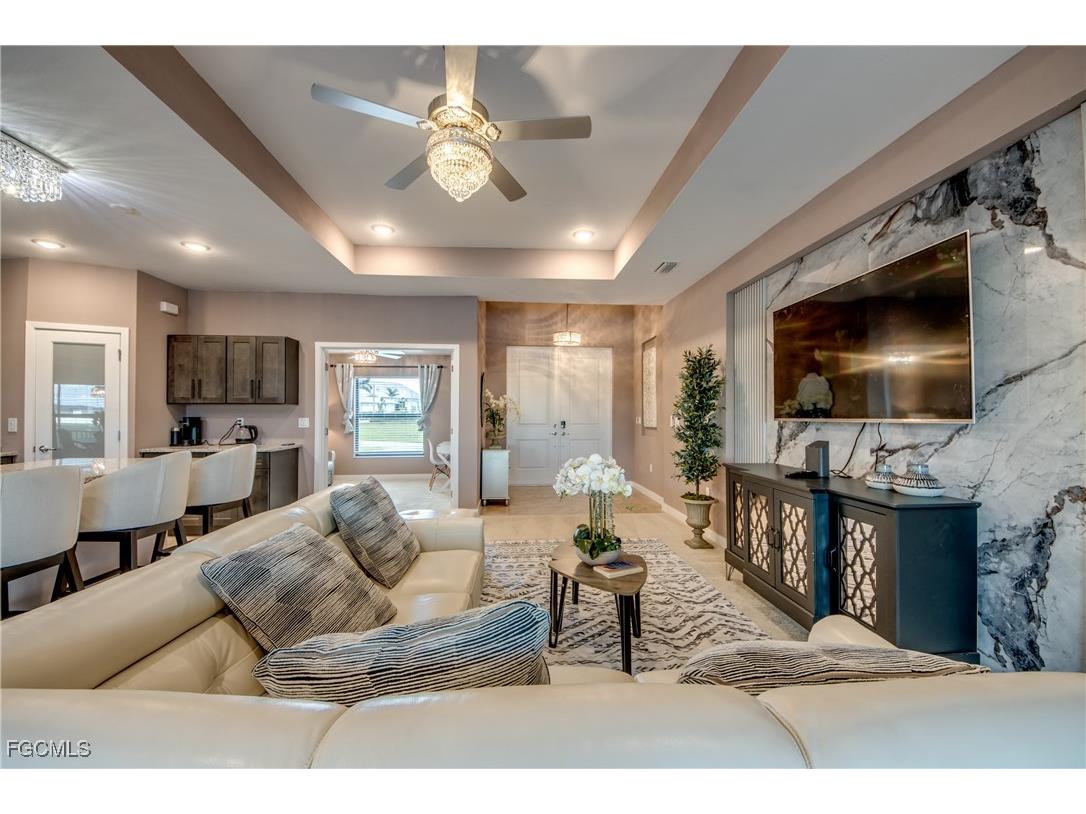 1042 NW 32nd Place Cape Coral FL 33993 2025004170 image12