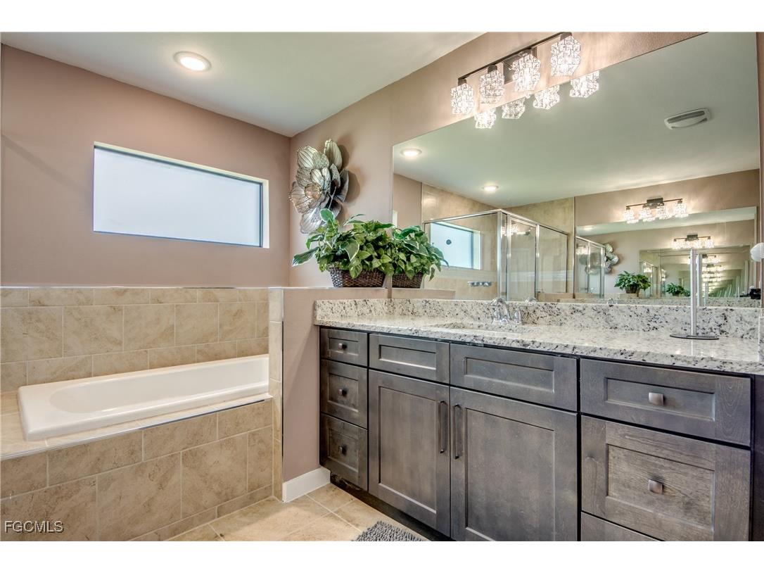 1042 NW 32nd Place Cape Coral FL 33993 2025004170 image18