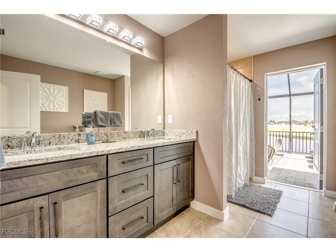 1042 NW 32nd Place Cape Coral FL 33993 2025004170 image19