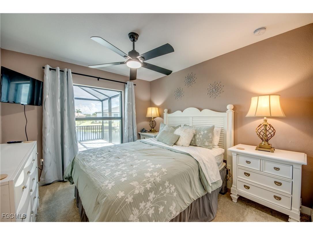 1042 NW 32nd Place Cape Coral FL 33993 2025004170 image32