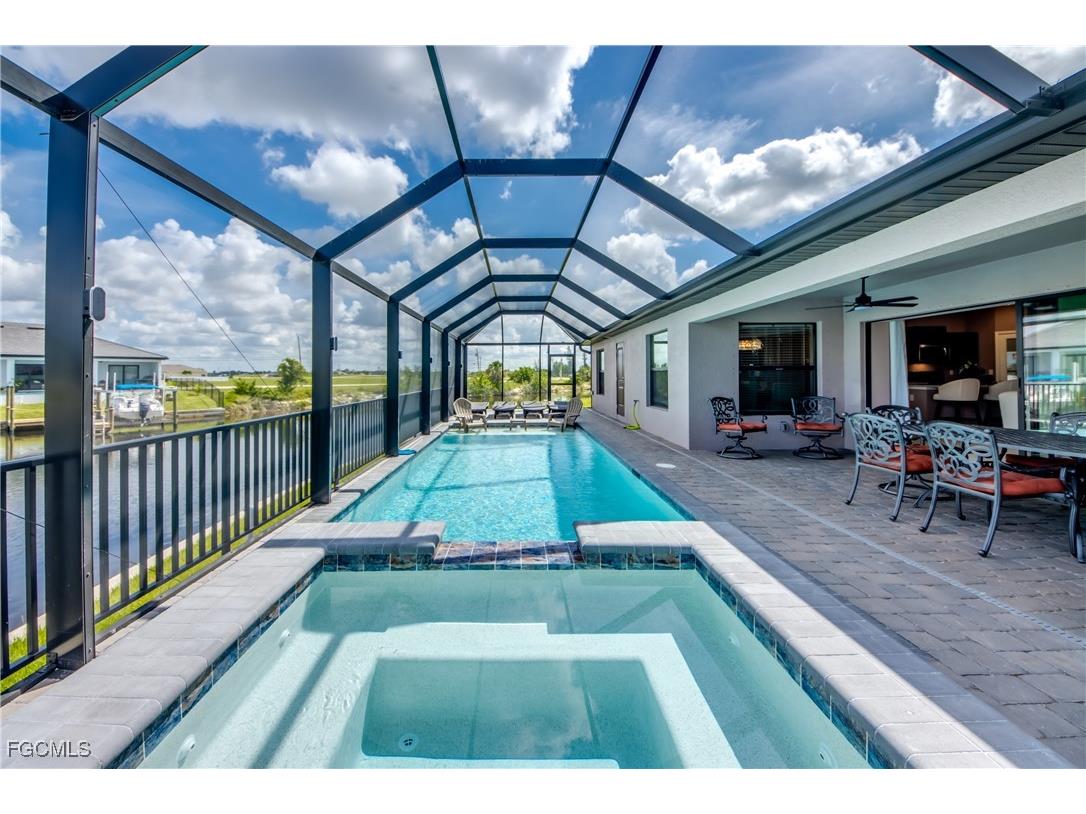 1042 NW 32nd Place Cape Coral FL 33993 2025004170 image37