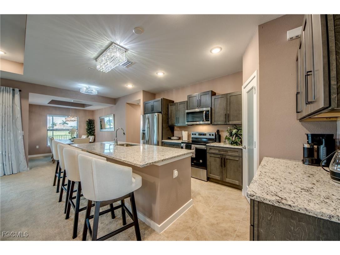 1042 NW 32nd Place Cape Coral FL 33993 2025004170 image4