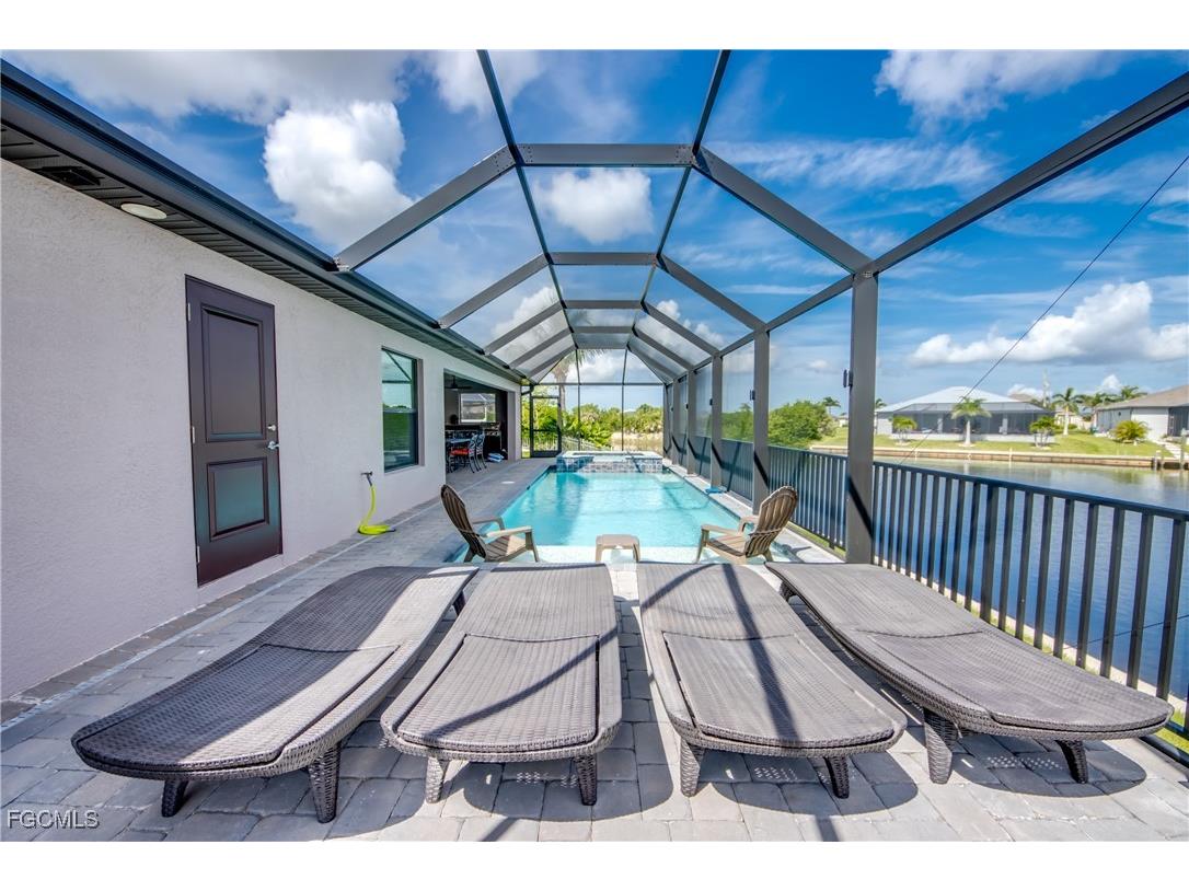 1042 NW 32nd Place Cape Coral FL 33993 2025004170 image40