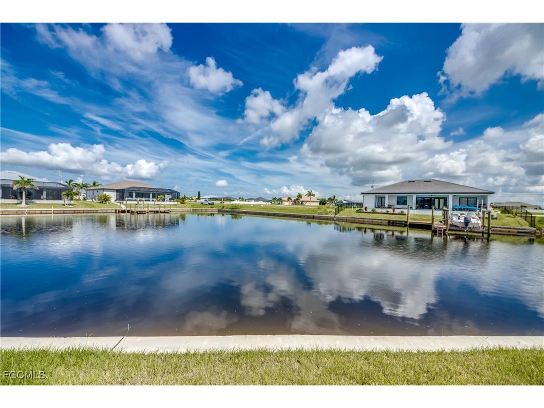 1042 NW 32nd Place Cape Coral FL 33993 2025004170 image42