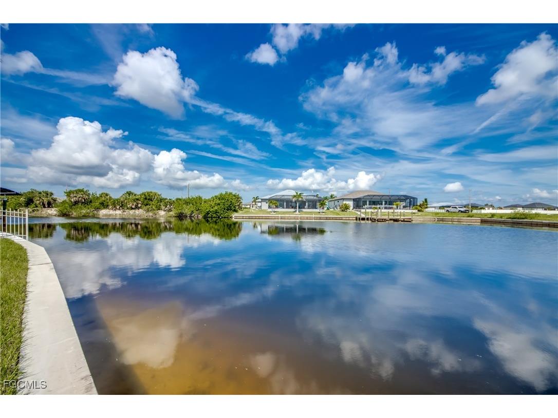 1042 NW 32nd Place Cape Coral FL 33993 2025004170 image43