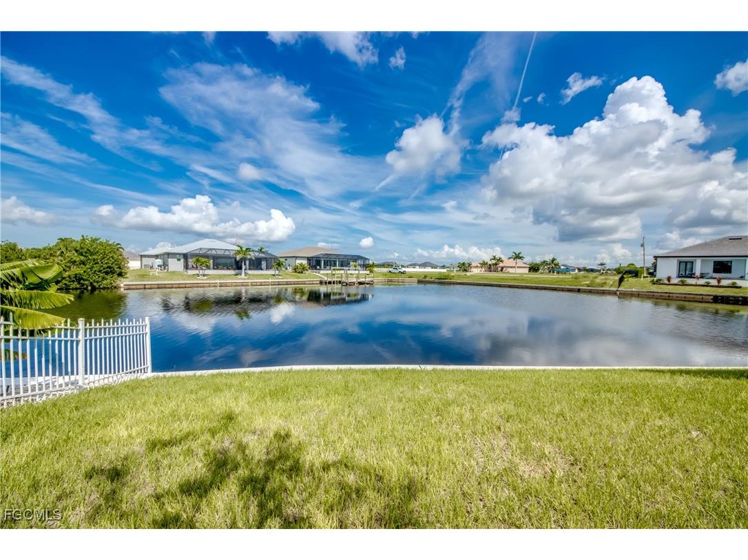 1042 NW 32nd Place Cape Coral FL 33993 2025004170 image44