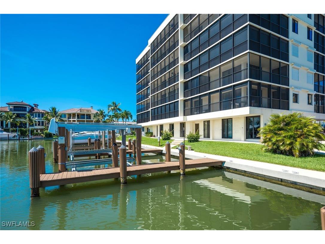 10420 Gulf Shore Drive #162 Naples FL 34108 225072098 image5