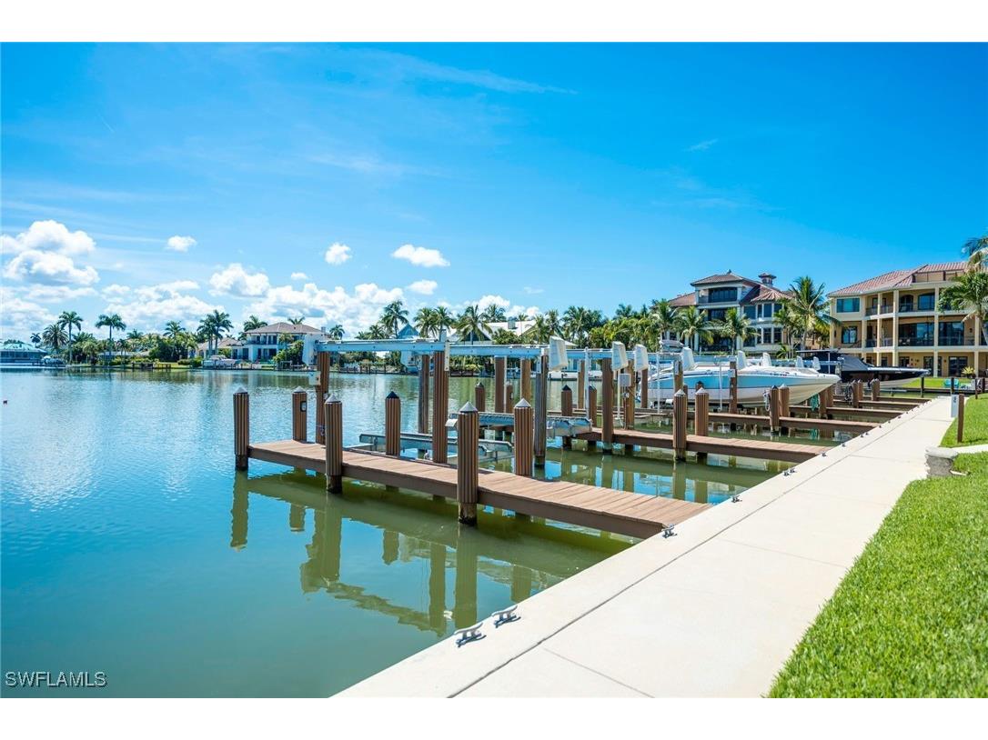 10420 Gulf Shore Drive #162 Naples FL 34108 225072098 image6