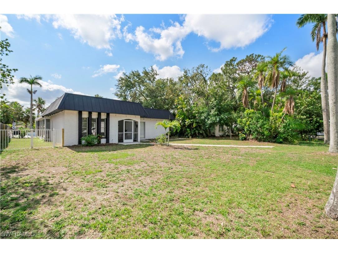 10421 Mcgregor Boulevard Fort Myers FL 33919 223037379 image1
