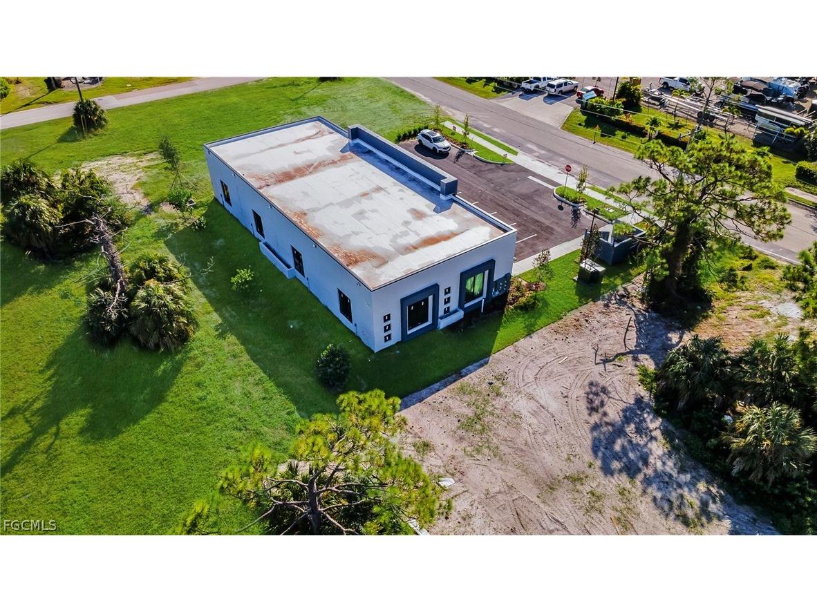 1043 Ceitus Terrace Cape Coral FL 33991 2026013328 image11