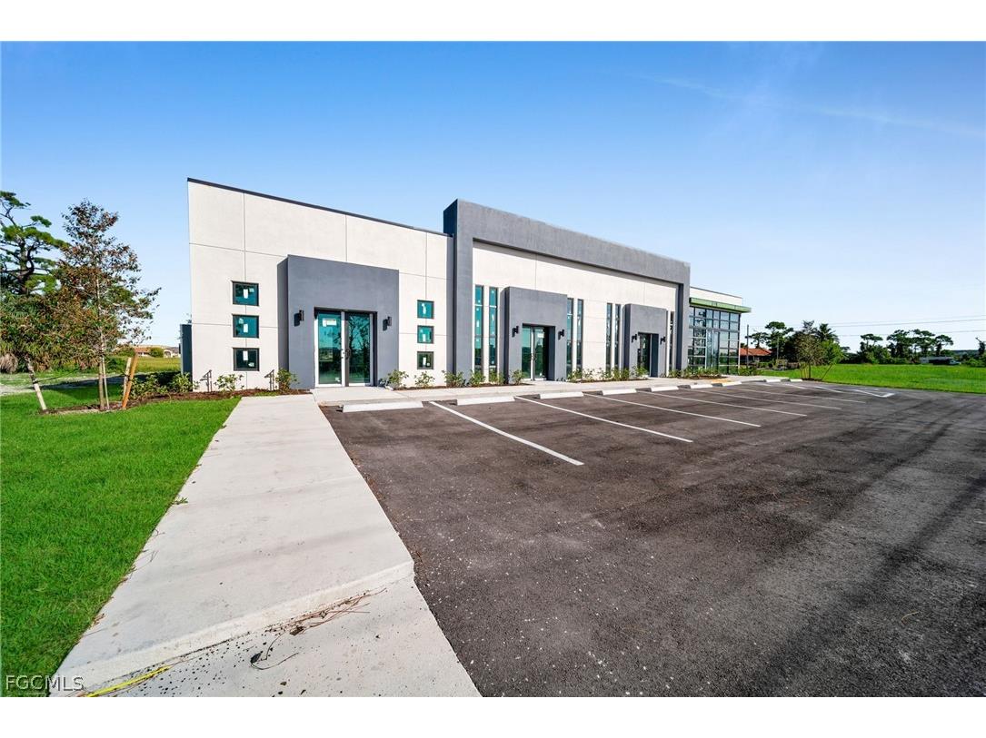 1043 Ceitus Terrace Cape Coral FL 33991 2026013328 image2