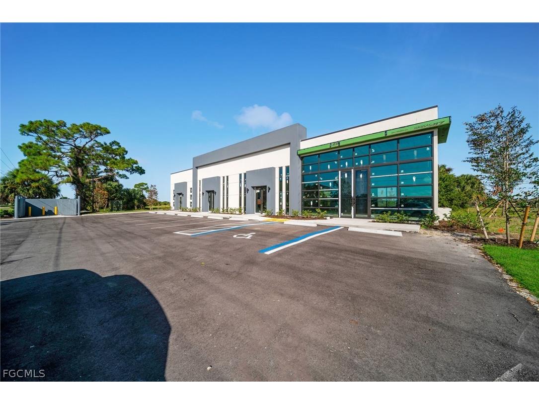 1043 Ceitus Terrace Cape Coral FL 33991 2026013328 image3