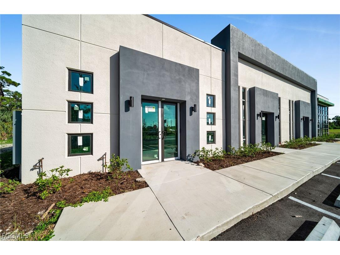 1043 Ceitus Terrace Cape Coral FL 33991 2026013328 image4