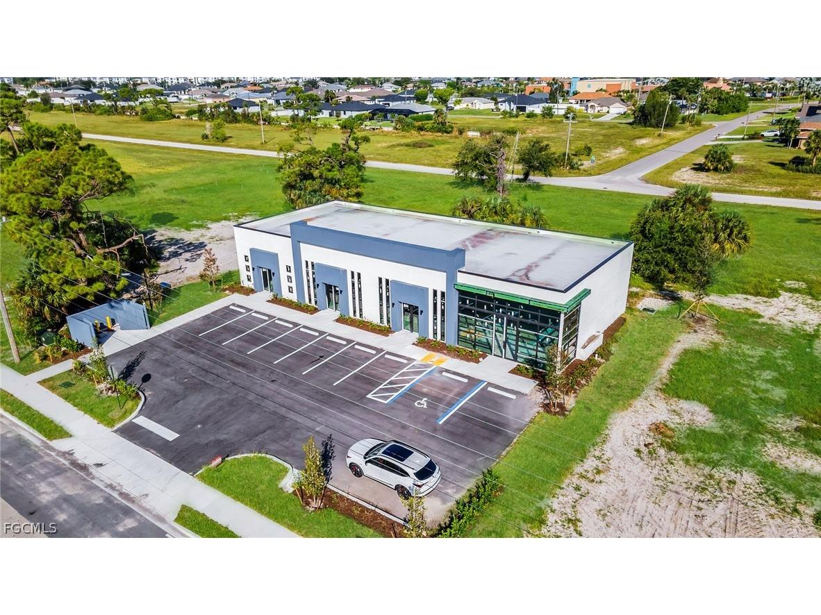 1043 Ceitus Terrace Cape Coral FL 33991 2026013328 image7