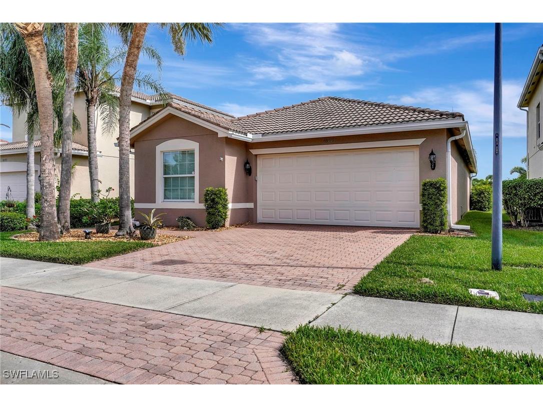10447 Spruce Pine Court Fort Myers FL 33913 224064193 image1