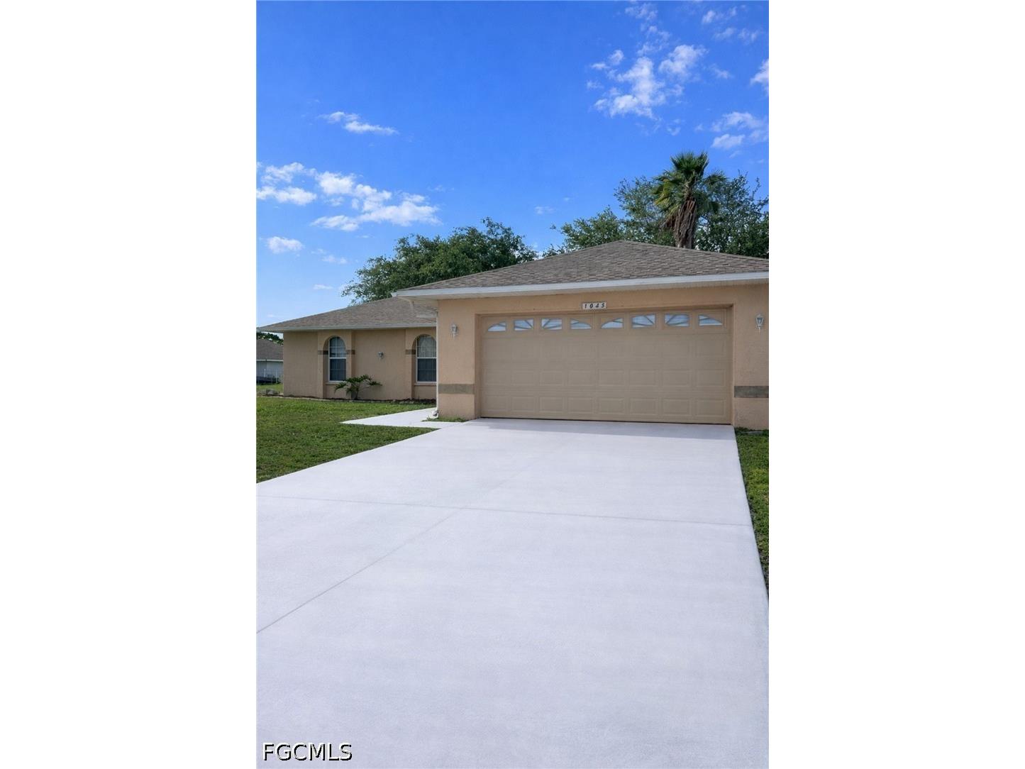 1045 NE 40th Terrace Cape Coral FL 33909 2026016865 image1