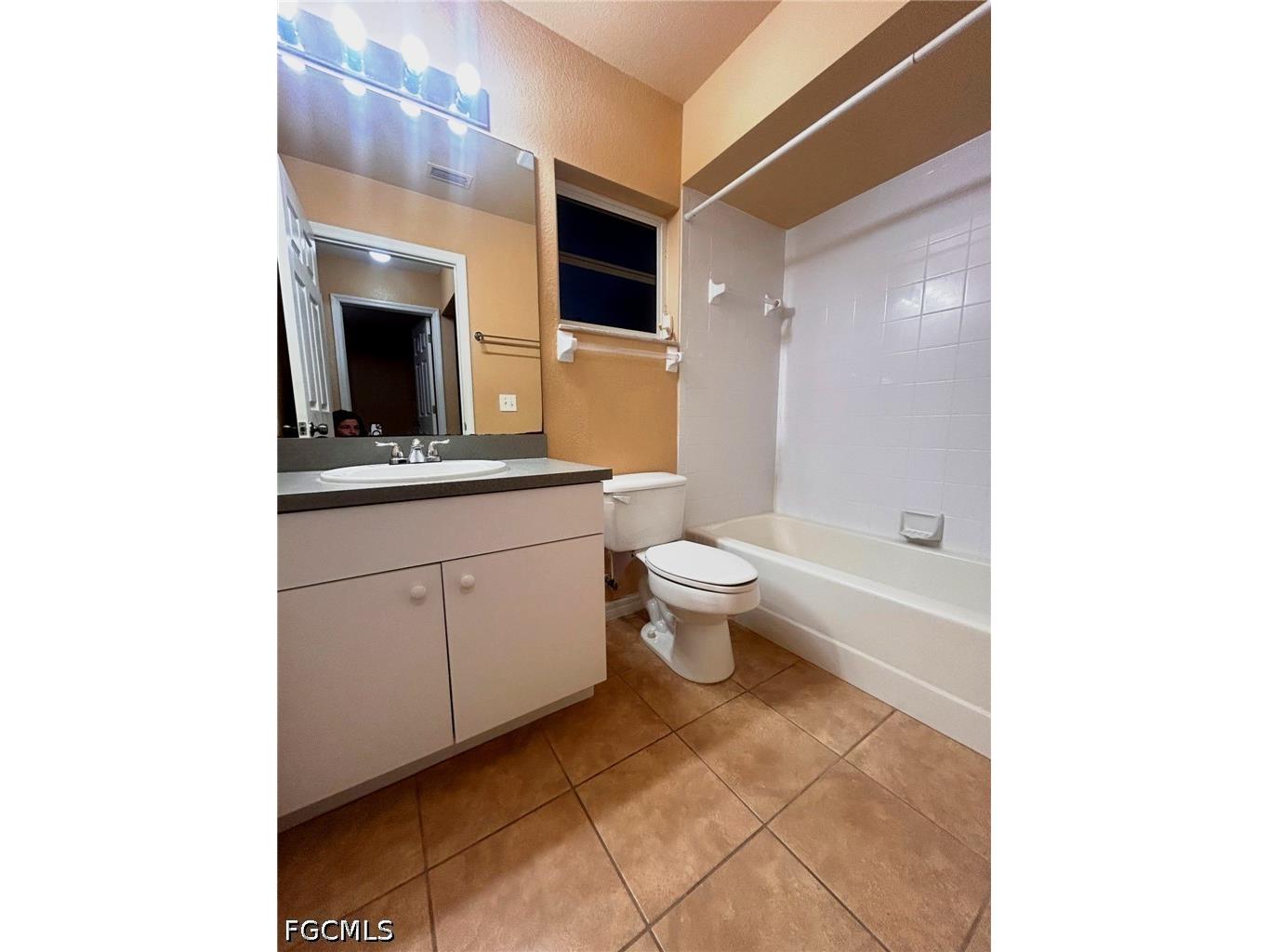 1045 NE 40th Terrace Cape Coral FL 33909 2026016865 image11