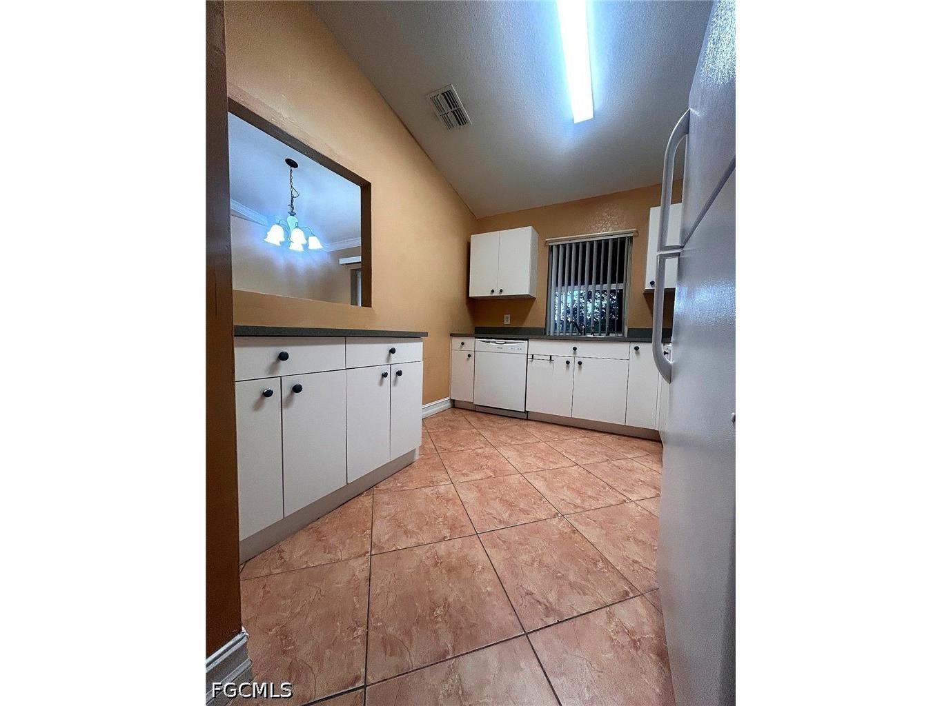 1045 NE 40th Terrace Cape Coral FL 33909 2026016865 image4